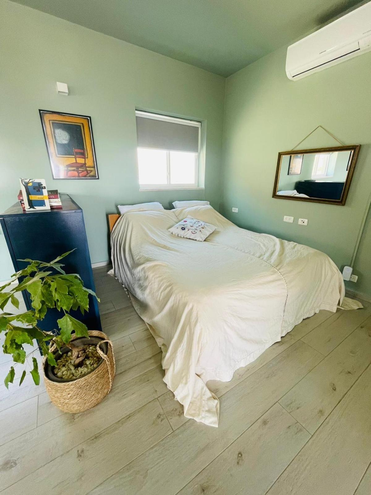 בין הר ובין ים Apartment Avnat Luaran gambar